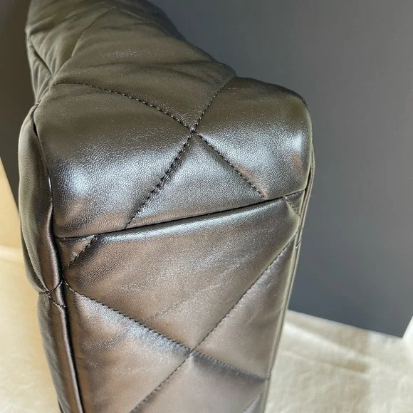 CHANEL 19 Black Leather Tote Handbag Mint 100% Authentic. - Picture 5 of 16